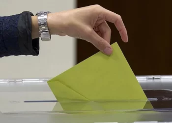 Son anket: İYİ Parti oyları yarıya indi, AKP’den MHP’ye oy geçişi var