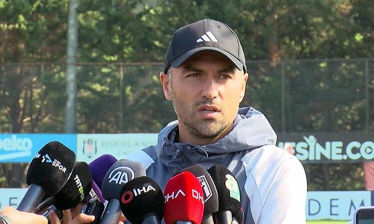 Burak Yılmaz'dan Aboubakar itirafı: 4 ay sonraki alacağını istemiş 1 Burak Yılmaz’dan Aboubakar itirafı: 4 ay sonraki alacağını istemiş