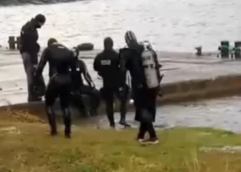 Trabzon’da dev dalgalarla fotoğraf çekmek isteyen 2 genç denizde kayboldu