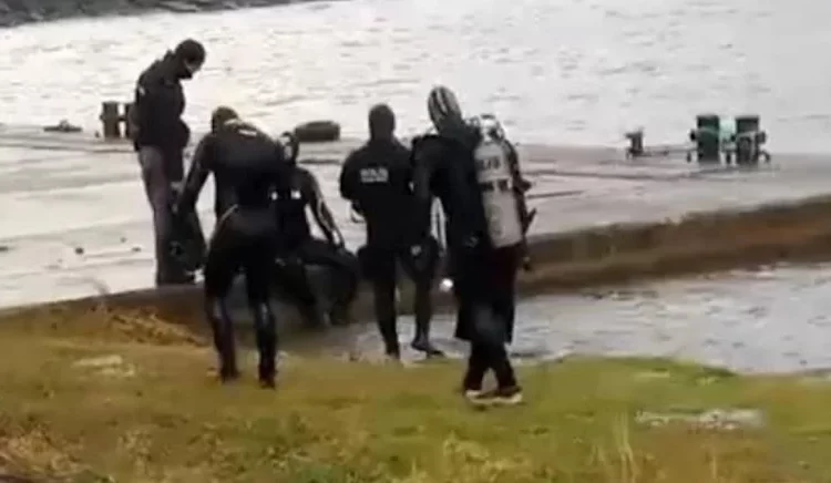 Trabzon’da dev dalgalarla fotoğraf çekmek isteyen 2 genç denizde kayboldu