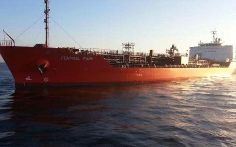 احتجاز سفينة مرتبطة بإسرائيل في خليج عدن