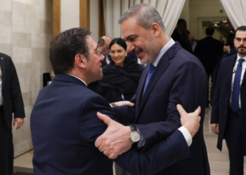 İspanyol mevkidaşından Hakan Fidan'a sıcak karşılama 3 İspanyol mevkidaşından Hakan Fidan’a sıcak karşılama