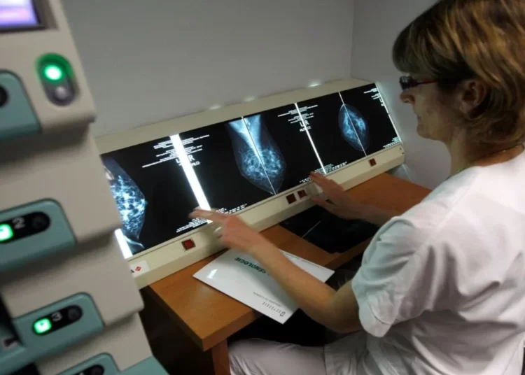 Meme kanseri riskini yüzde 50 azaltan ilaç İngiltere'de binlerce kadına 'önceden' sunulacak 1 Meme kanseri riskini yüzde 50 azaltan ilaç İngiltere’de binlerce kadına ‘önceden’ sunulacak