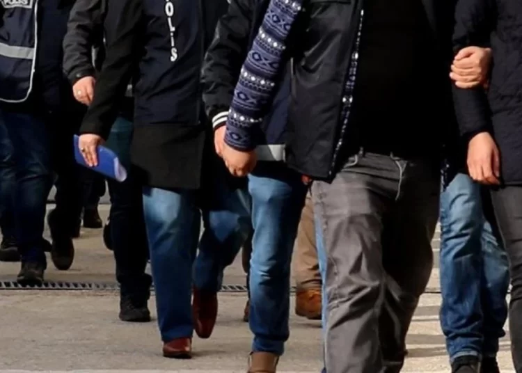 Silah kaçakçılığı ve ruhsatsız silah taşıyanlara operasyon: 1127 kişi gözaltına alındı