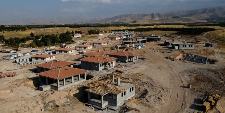 Malatya'da 160 bin kişi konut bekliyor 1 Malatya’da 160 bin kişi konut bekliyor