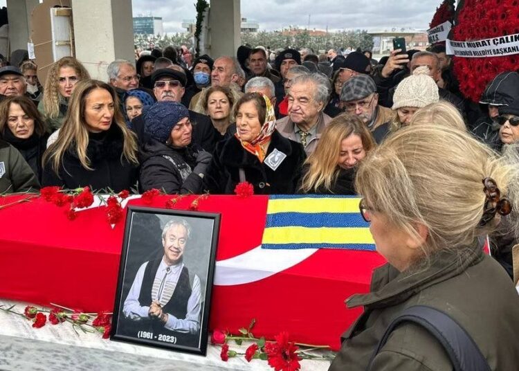 Metin Uca'nın cenazesinde provokasyon: Kaçarak uzaklaştılar 1 Metin Uca’nın cenazesinde provokasyon: Kaçarak uzaklaştılar