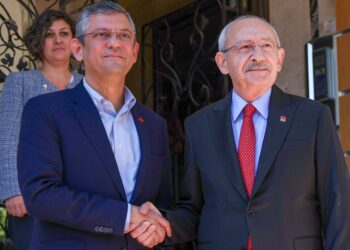 Kılıçdaroğlu: Özgür Özel’in elini kaldıracaktım ama o tweet ağırıma gitti…