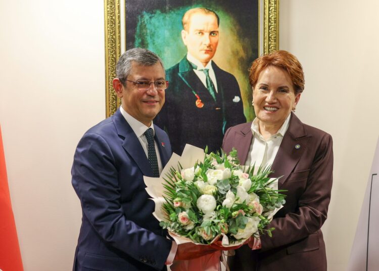 Akşener ve Özel arasında ilk görüşme gerçekleşti: Gündem işbirliği