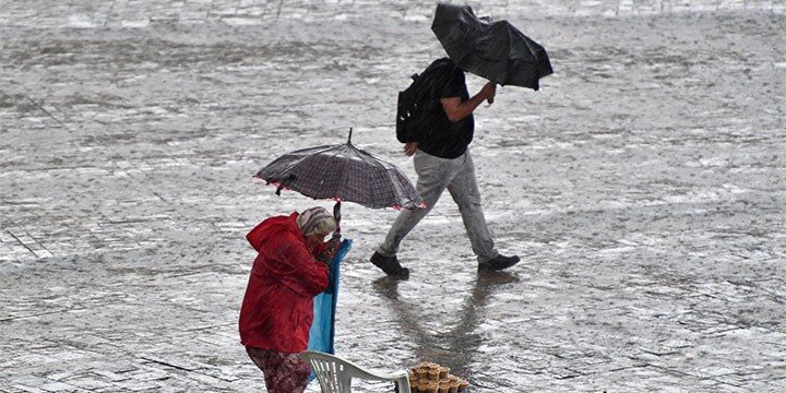 66 kent için sağanak yağış ve fırtına uyarısı: 3 bölgeye kar geliyor 1 66 kent için sağanak yağış ve fırtına uyarısı: 3 bölgeye kar geliyor