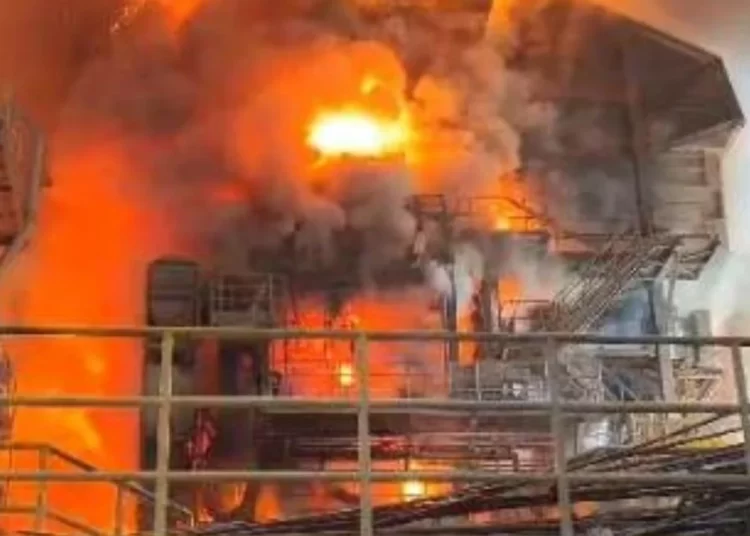 Tosyalı Holding fabrikasındaki patlamaya dair haberlere erişim engeli