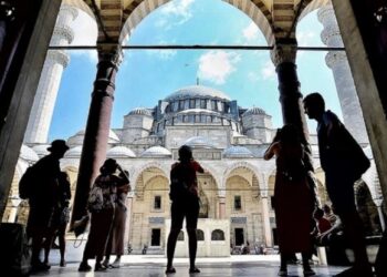 إسطنبول تستقبل أكثر من 13 مليون سائح في 9 أشهر