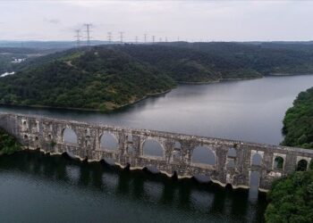 في يوم ماطر.. ارتفاع منسوب مياه سدود إسطنبول 5.4 بالمئة