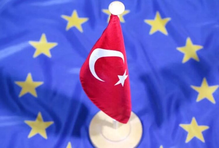 تركيا ترفض التقرير الأوروبي بشأن عضويتها في التكتل وتندد بـ"معايير مزدوجة" 1 تركيا ترفض التقرير الأوروبي بشأن عضويتها في التكتل وتندد بـ”معايير مزدوجة”