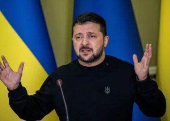 كييف تعلن تدمير سفينة روسية كبيرة و”هدية” تقتل مساعد قائد الجيش الأوكراني