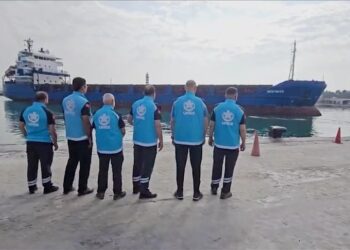 “تحمل مستشفيات ميدانية لغزة”.. وصول سفينة مساعدات تركية لميناء العريش في مصر