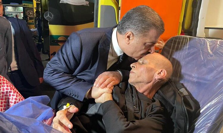 وزير الصحة التركي: سننقل 61 مريضا من غزة عبر مصر إلى بلادنا