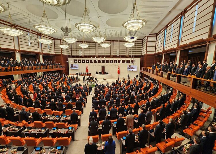 تعديل الدستور… عنوان جديد للسجال السياسي في تركيا