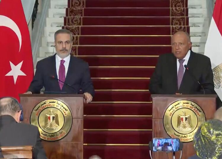 وزيرا خارجية تركيا ومصر يبحثان مستجدات الأوضاع في غزة