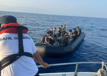 ضبط 54 مهاجرا غير نظامي غربي تركيا