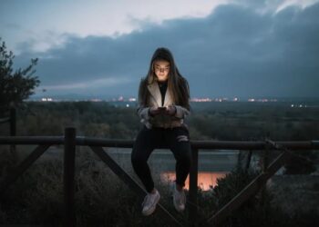 أشهرها “تحديث البيانات”.. 6 رسائل لا تنقرها أبداً على هاتفك الذكي!