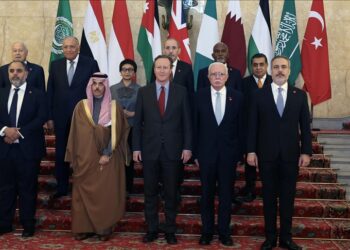 وفد عربي إسلامي يجري محادثات في لندن لإنهاء الحرب على غزة