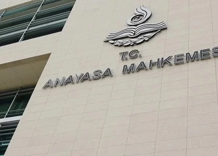 AYM, TCK’nin 'örgüt üyesi olmamakla beraber örgüt adına suç işleyen'leri kapsayan 220. maddesinin 6. fıkrasını iptal etti 1 AYM, TCK’nin ‘örgüt üyesi olmamakla beraber örgüt adına suç işleyen’leri kapsayan 220. maddesinin 6. fıkrasını iptal etti