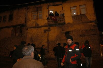 Evlere ateş düştü! Irak'ın kuzeyinde 6 asker şehit oldu 2 Evlere ateş düştü! Irak'ın kuzeyinde 6 asker şehit oldu