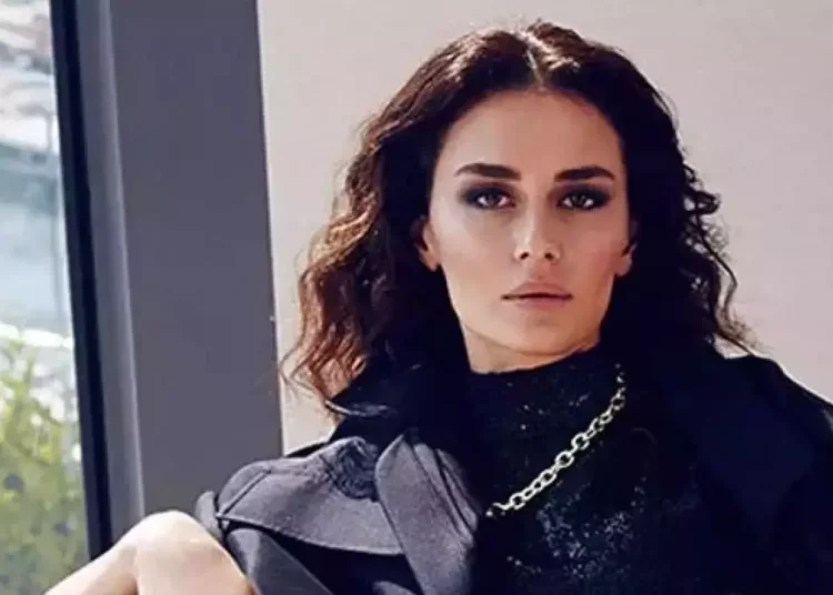 Ünlü sanatçı da ev sahibi ile mahkemelik oldu! Hakim ‘evi boşalt’ dedi 1 Ünlü sanatçı da ev sahibi ile mahkemelik oldu! Hakim ‘evi boşalt’ dedi