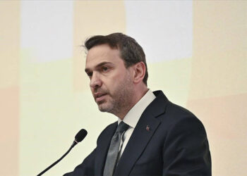 Bakan Bayraktar, İmamoğlu’na cevap verdi: Kış saatine geçilmeyecek