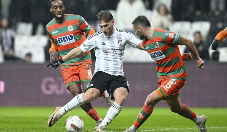 Beşiktaş kendi evinde yıkıldı, Rıza Çalımbay’la yollar ayrıldı 1 Beşiktaş kendi evinde yıkıldı, Rıza Çalımbay’la yollar ayrıldı