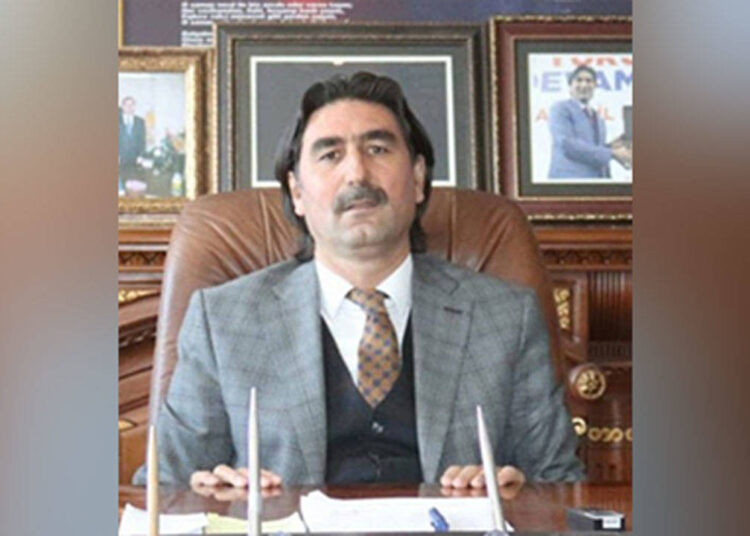 AK Partili Başkan, belediyeyi aile şirketi yapmış!