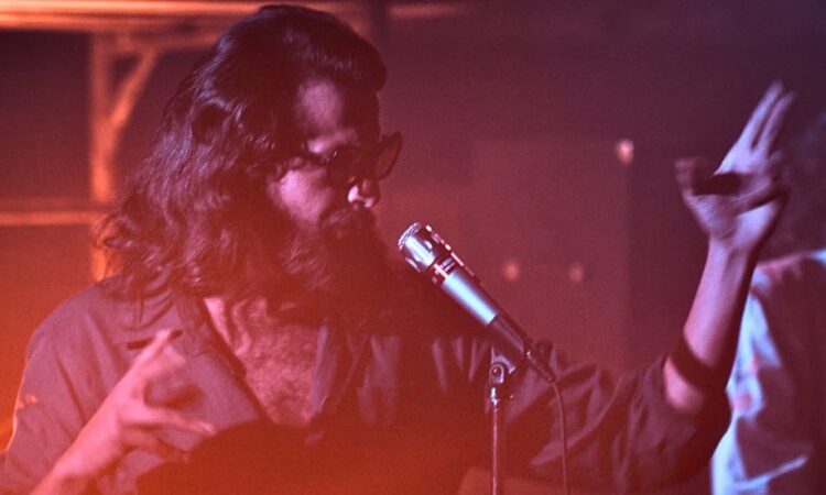 "Cem Karaca'nın Gözyaşları" filminden ilk tanıtım fragmanı paylaşıldı 1 “Cem Karaca’nın Gözyaşları” filminden ilk tanıtım fragmanı paylaşıldı