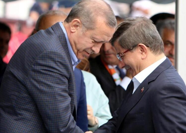 Ahmet Davutoğlu: Bazı yerlerde iktidarın adayına destek verebiliriz 1 Ahmet Davutoğlu: Bazı yerlerde iktidarın adayına destek verebiliriz