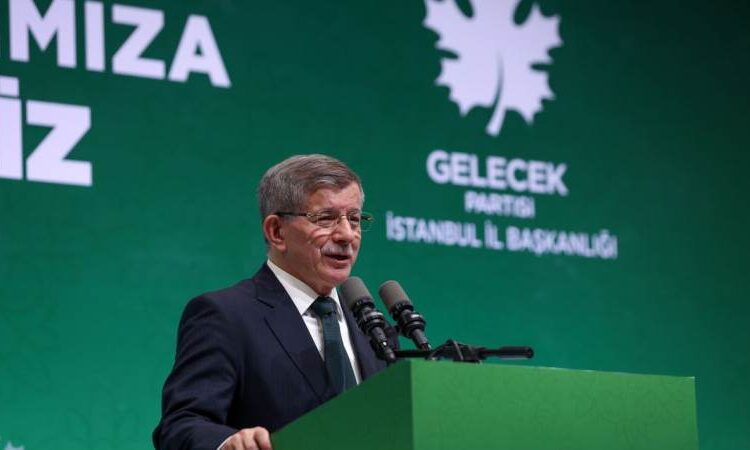 Ahmet Davutoğlu’ndan “Kızıl Goncalar”a destek telefonu
