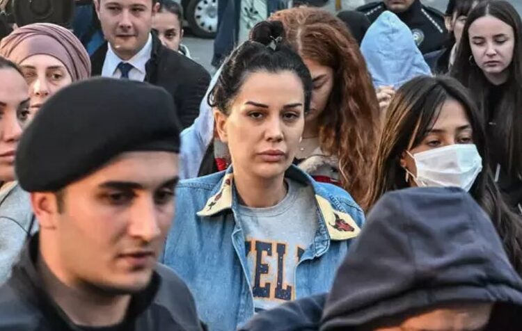 Dilan Polat hapisten ne zaman çıkacağını astroloğuna sormuş