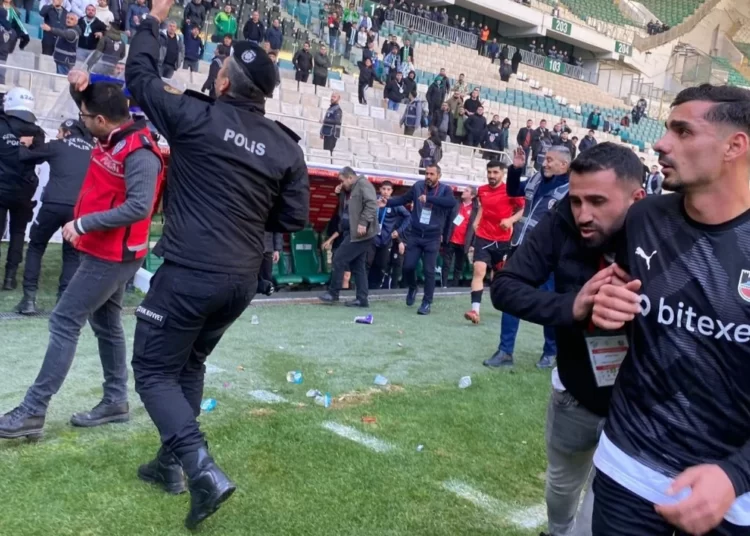 Diyarbekirli futbolculara saldırı: Bursaspor ve yedi futbolcusu PFDK’ya sevk edildi