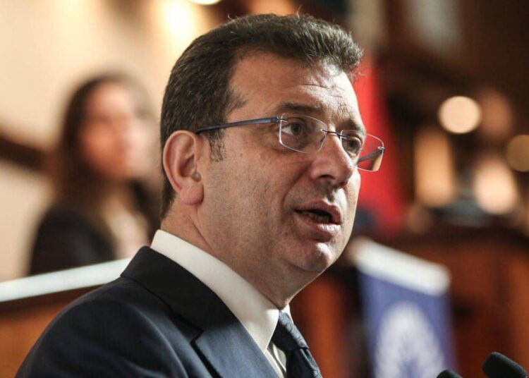 Son anket: Ekrem İmamoğlu, 3 potansiyel AK Parti adayının önünde