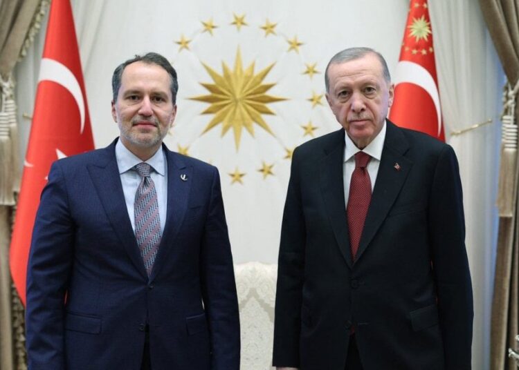 Kulis: Yeniden Refah, Ankara ve İstanbul'da birer ilçe talep etti 1 Kulis: Yeniden Refah, Ankara ve İstanbul’da birer ilçe talep etti