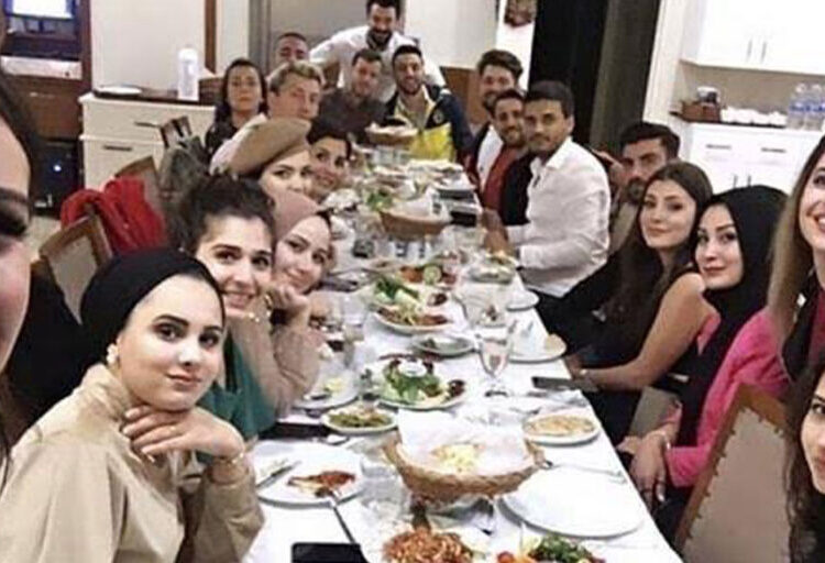 O fotoğraf fenomenleri yaktı: Hepsinin şirketine kayyım atandı