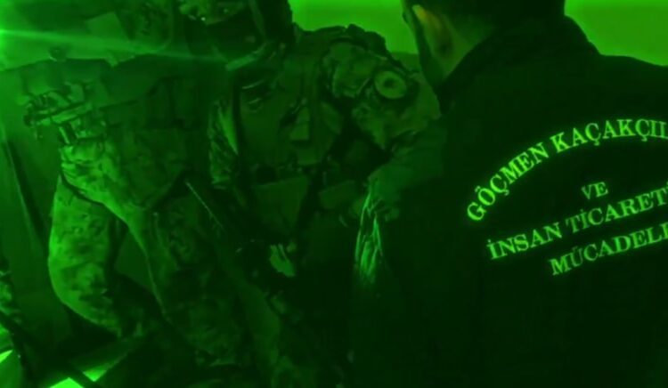 37 ilde operasyon: 4 bin 568 göçmen yakalandı 1 37 ilde operasyon: 4 bin 568 göçmen yakalandı