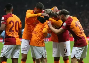 Adana Demirspor’u 3-1’le geçen Galatasaray, derbiyi rahat izleyecek