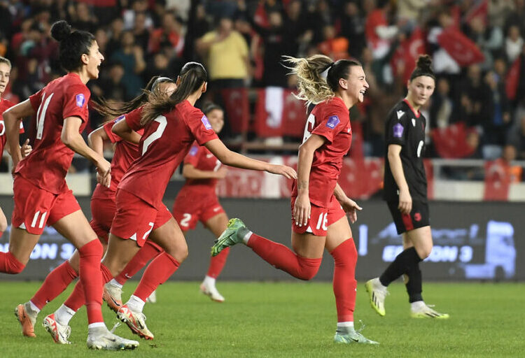 Kadın milliler gol yemeden UEFA Uluslar B Ligi’ne yükseldi