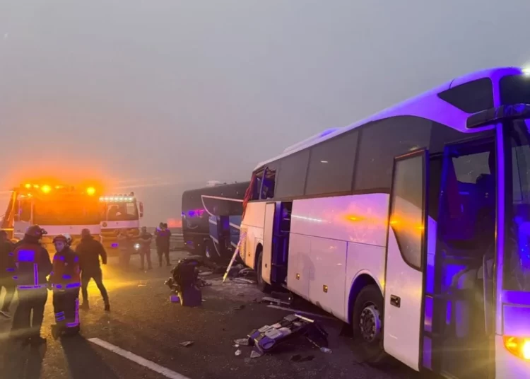 Kuzey Marmara Otoyolu’nda zincirleme kaza: 10 kişi öldü, 57 kişi yaralandı