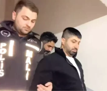 Okulu basan tefeciler velilerin senetlerine el koydu 3 Okulu basan tefeciler velilerin senetlerine el koydu