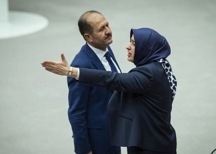 İddia: Saadet Partili Bitmez’e ‘Allah’ın gazabı’ diyen kişi Özlem Zengin’di