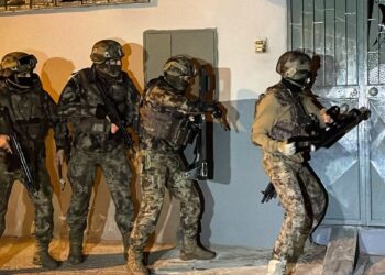 IŞİD terör örgütüne yönelik 32 ilde operasyon: 304 gözaltı