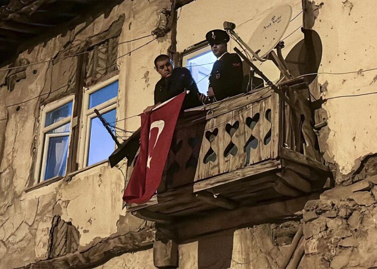 Şehidin baba evi yeniden inşa edilecek 1 Şehidin baba evi yeniden inşa edilecek