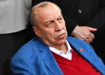 Eski bakan Yaşar Okuyan hastaneye kaldırıldı 3 Eski bakan Yaşar Okuyan hastaneye kaldırıldı