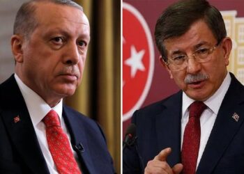 داود أوغلو يحرج أردوغان.. هذا عدد السفن التي أبحرت من تركيا إلى إسرائيل