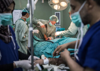 بينهم متخصصون معروفون..عمليات اغتيال مقصودة لأبرز أطباء غزة